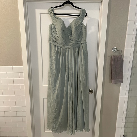 Brand New Azazie Bridesmaid Dress! - Picture 2 of 9